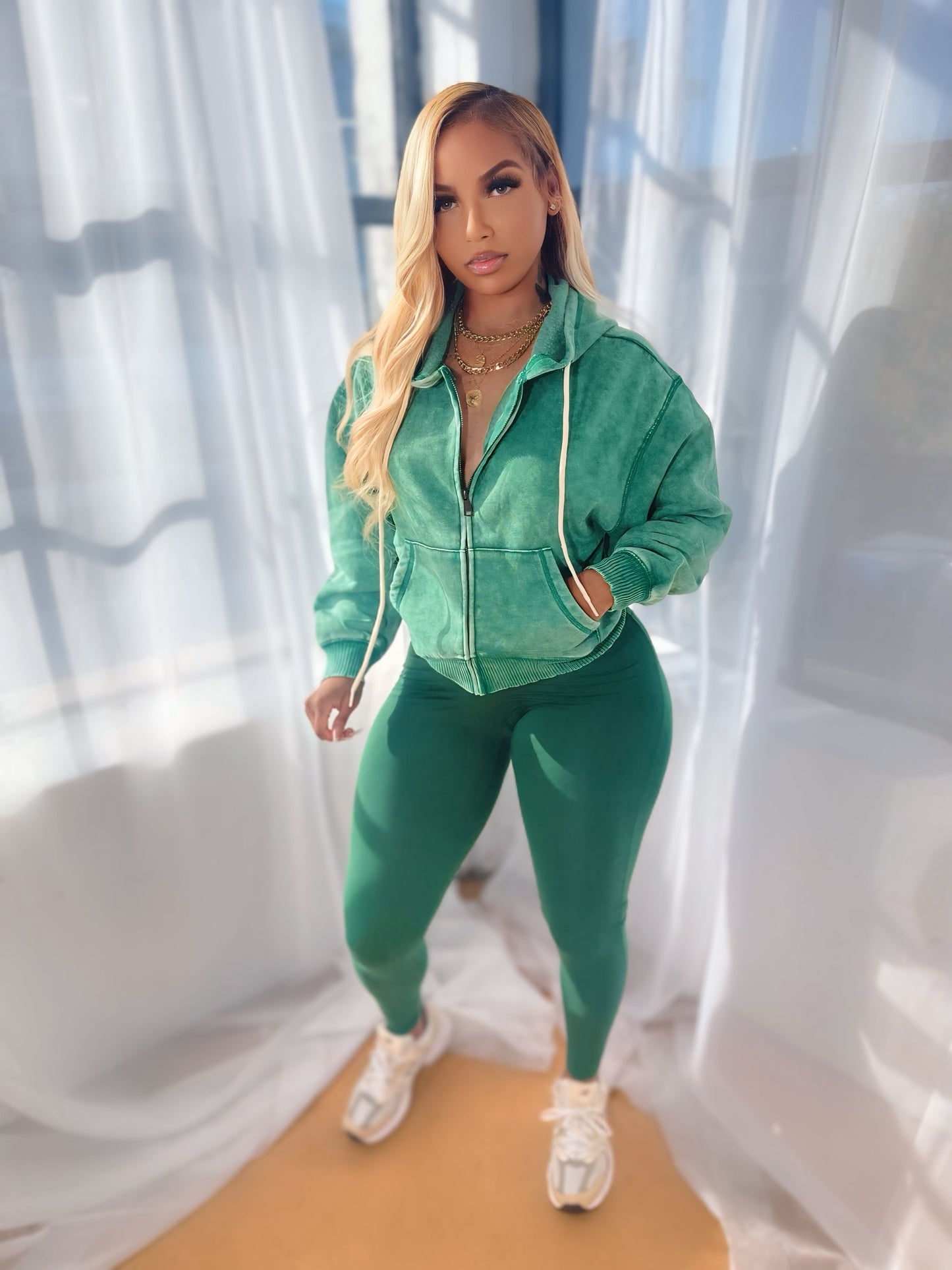 
                  
                    Hoodie Mineral Set Green
                  
                