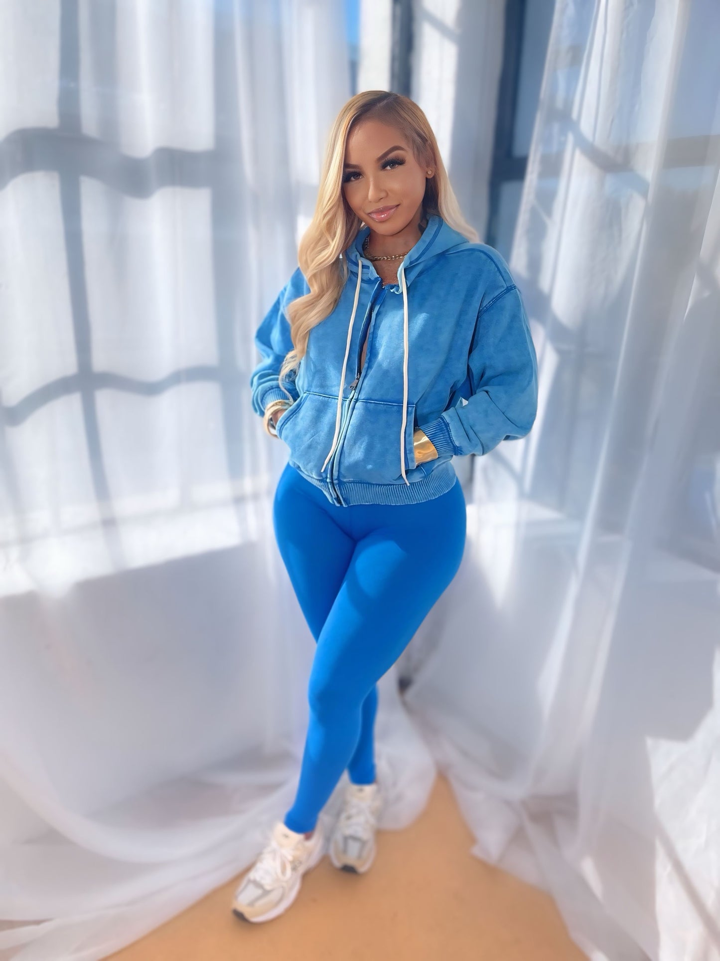 
                  
                    Hoodie Mineral Set Blue
                  
                